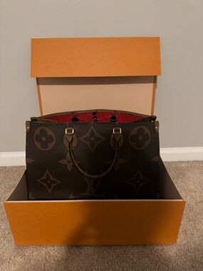 Louis Vuitton Onthego GM Monogram Giant Reverse Canvas